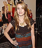 emmarobertsorg025.jpg