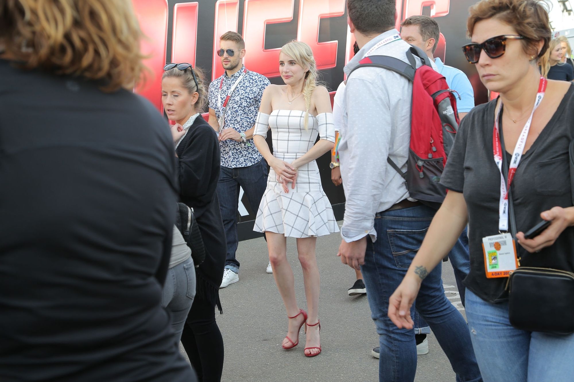 emmarobertsorg086.jpg